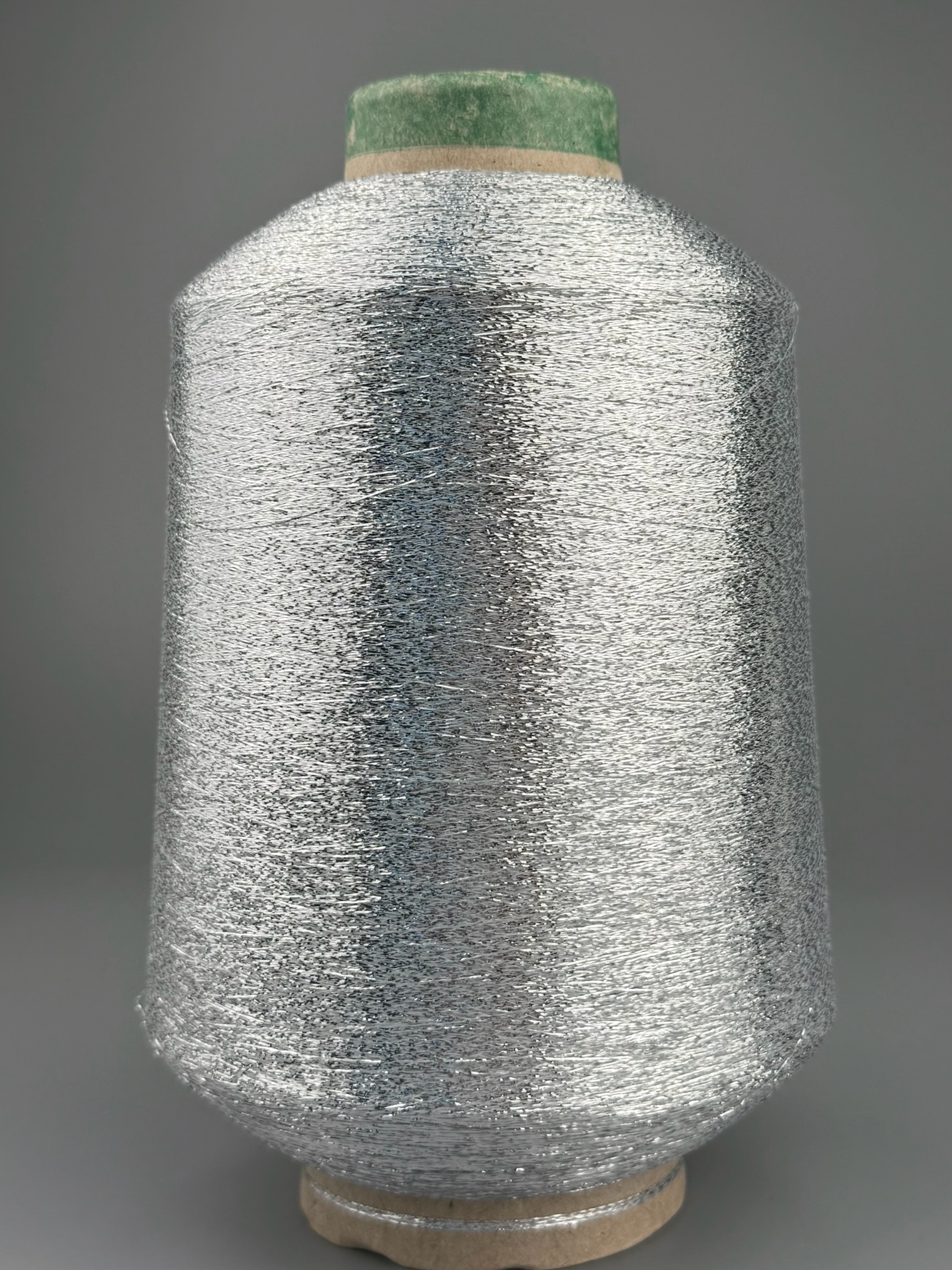 Lurexgarn 6900m/100g – Metallfaser col. Silber foto 2